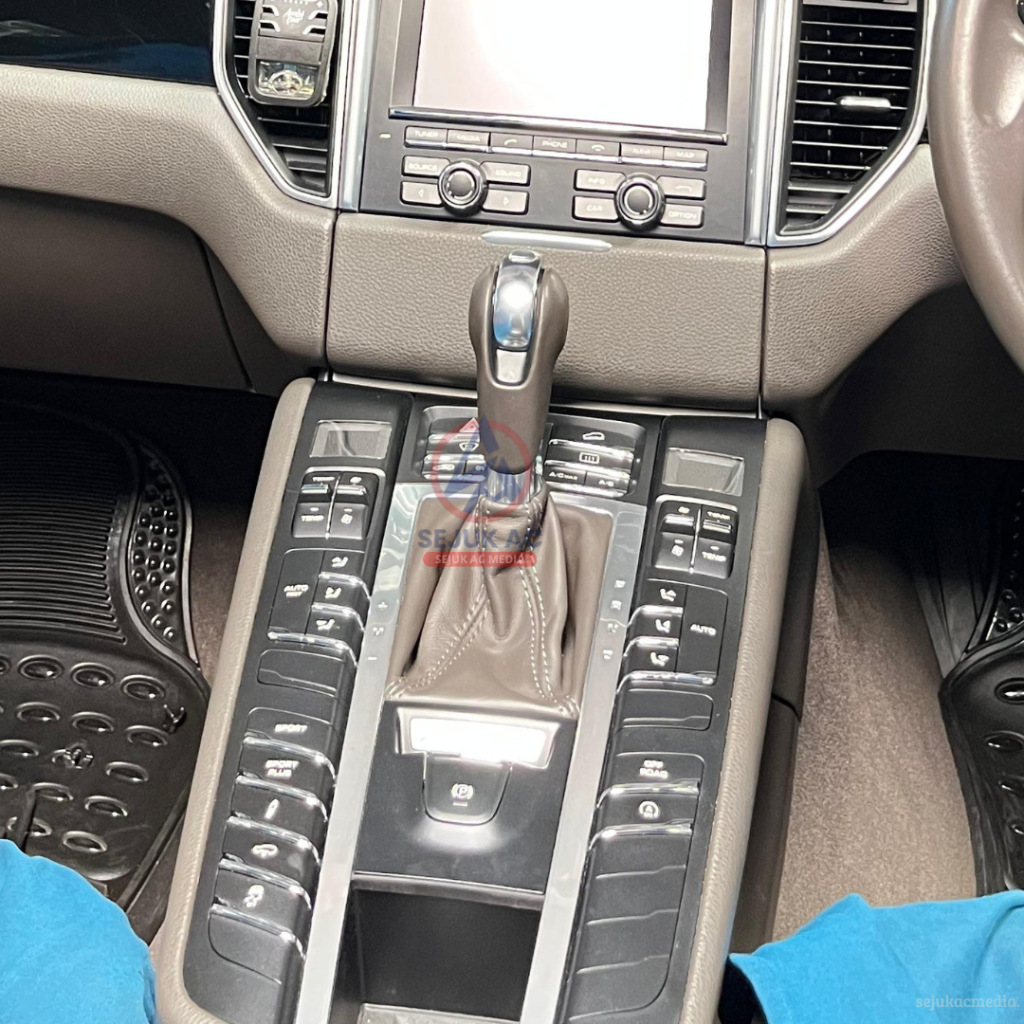 Mobil Susah Masuk Gigi Mundur