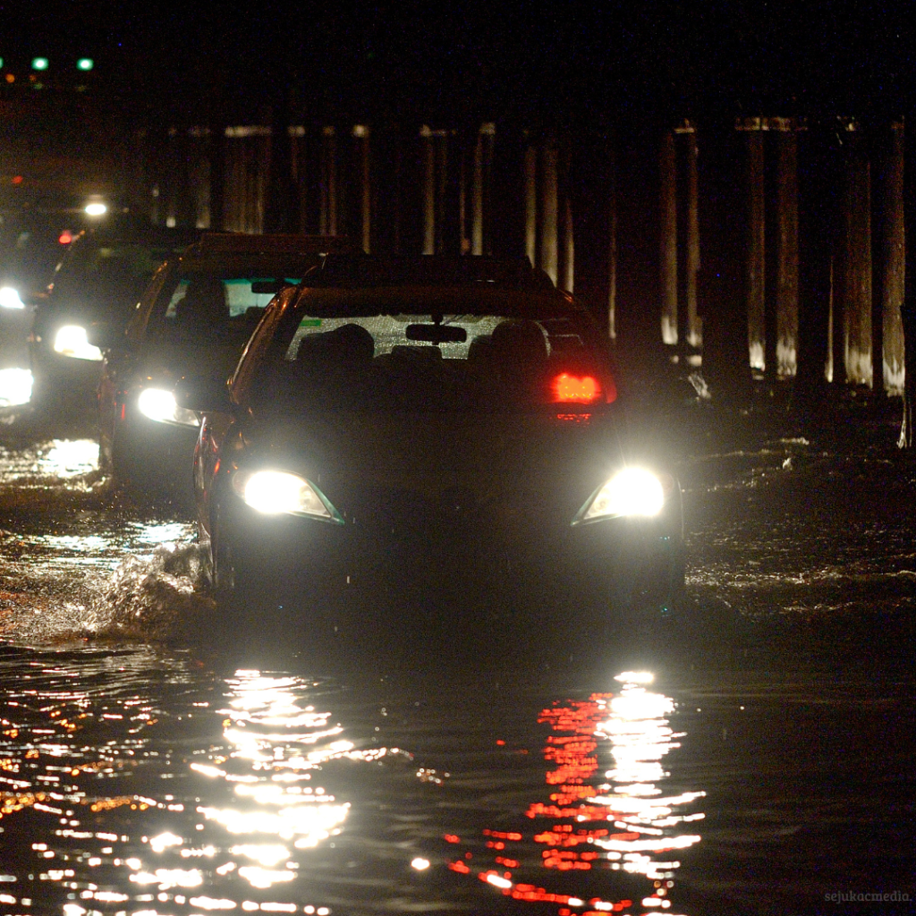 Tips Mobil Melewati Banjir