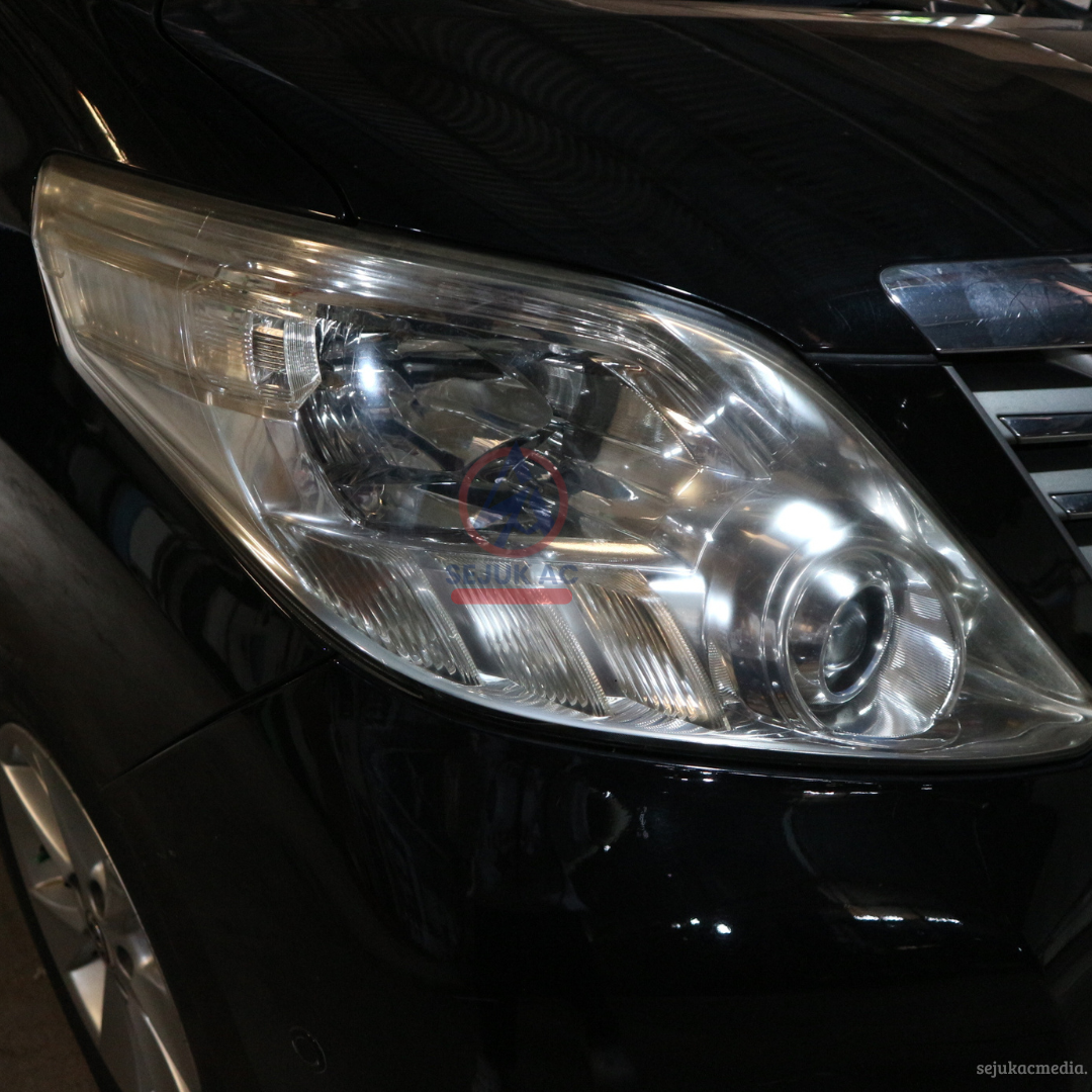 penyebab lampu mobil berembun