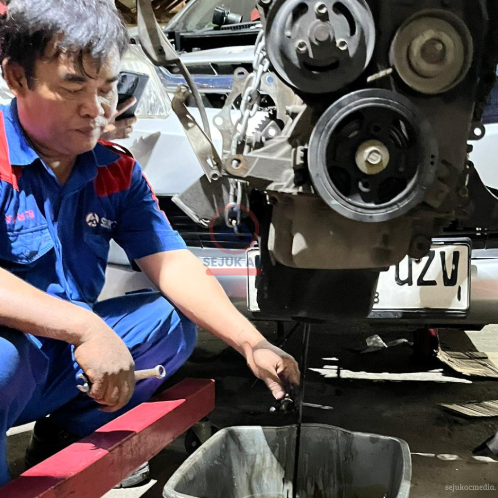 cara mengatasi rembesan oli pada mesin mobil