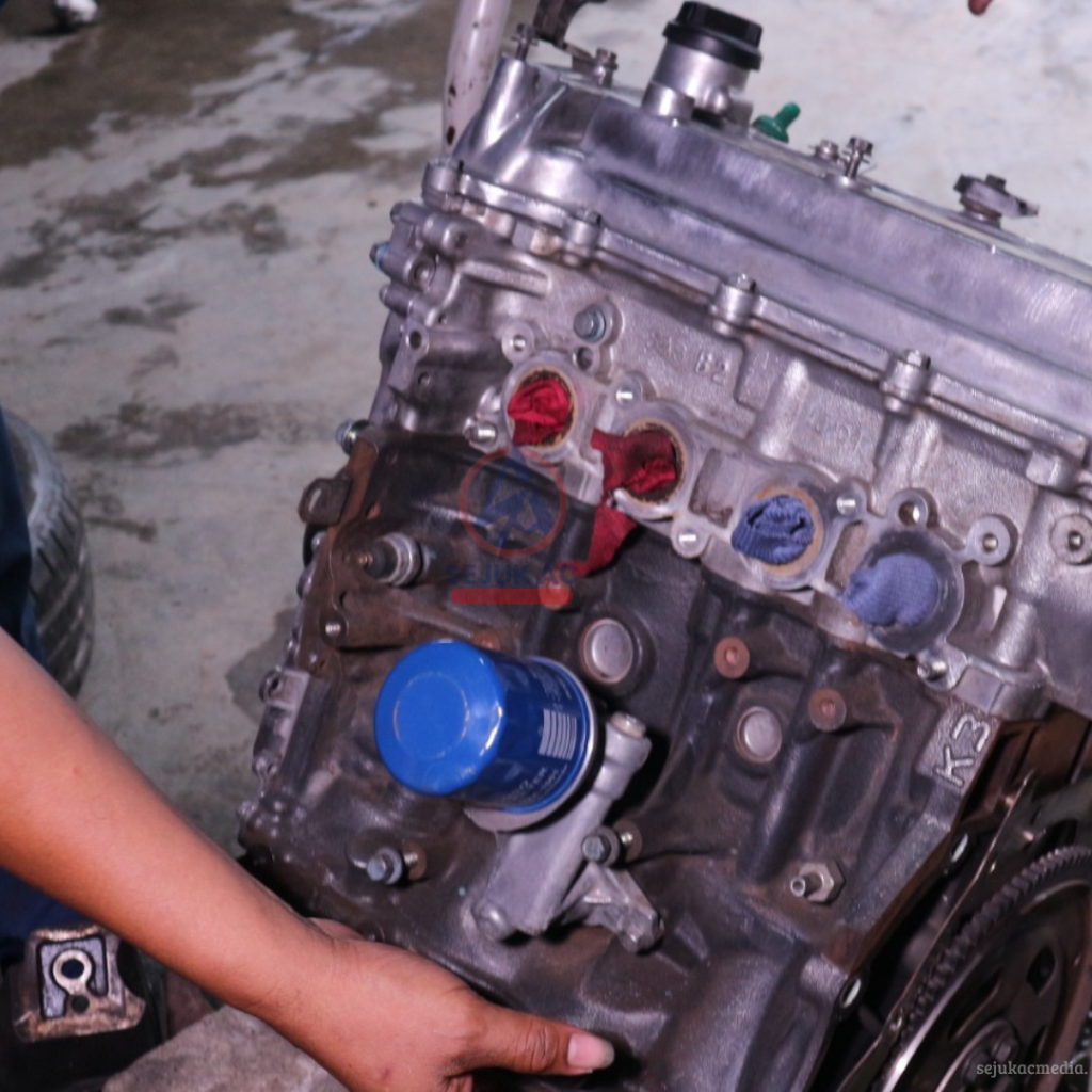 mesin mobil rembes bagian bawah