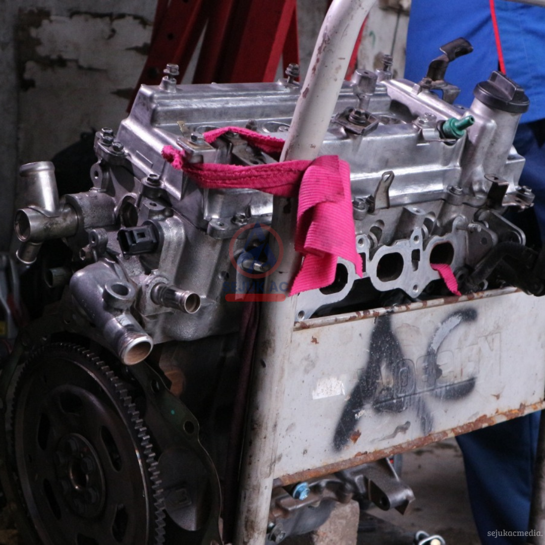 mesin mobil rembes bagian bawah