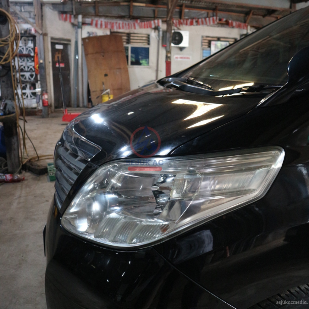 penyebab lampu mobil berembun