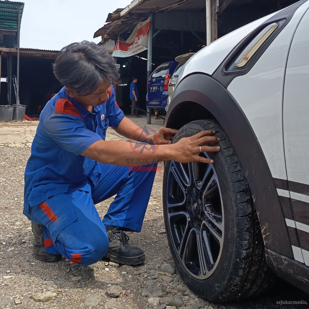 Tips Cek Mobil Sebelum Perjalanan Jauh