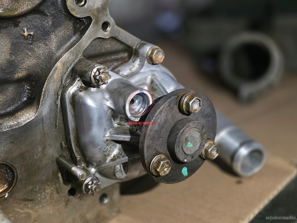 Water Pump Mobil Rusak