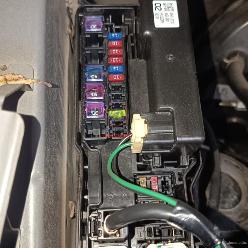 Penyebab Sekring Mobil Sering Putus